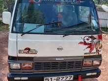 Nissan Caravan 1985 Van