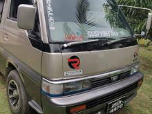 Nissan Caravan 1999 Van