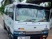 Nissan Caravan 2000 Van