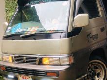 Nissan Caravan 1993 Van