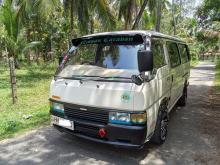 Nissan Caravan E24 2000 Van