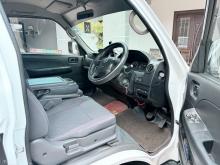 https://riyasewana.com/uploads/nissan-caravan-e25-1518001517416.jpg