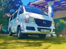 Nissan Caravan E25 2009 Van