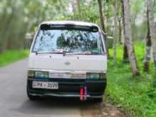 Nissan Caravan Homy 2000 Van