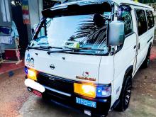 Nissan Caravan Long 2004 Van