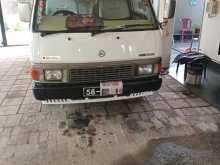 Nissan Caravan Long 1992 Van