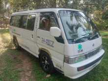 Nissan Caravan Long 1990 Van