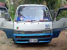 Nissan Caravan Long 1993 Van