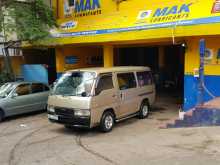 Nissan Caravan QD 32 1998 Van