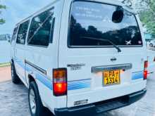 Nissan Caravan QD 2000 Van