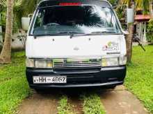 Nissan Caravan QD 1998 Van