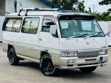 Nissan Caravan QD 2000 Van