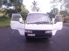 Nissan CARAVAN SHORTVAN 1992 Van
