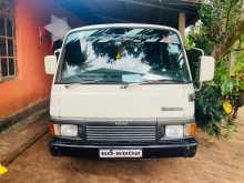 Nissan Caravan VRG 1984 Van