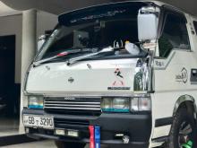 Nissan Caravan Vrge24 Gll Van 1995 Van