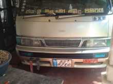 Nissan Caravan 1989 Van