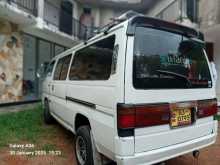 Nissan Caravan 1993 Van