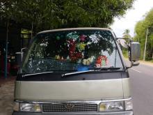 Nissan Caravan 1989 Van