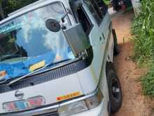 Nissan Caravan 1987 Van