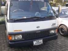 Nissan Carwana 1990 Van