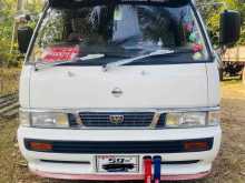 Nissan Caravan 1992 Van