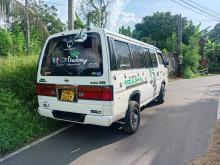 Nissan Caravan 1998 Van