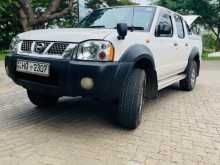 Nissan CrewCab 2003 Pickup