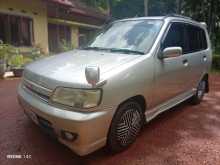 Nissan Cube 2000 Car
