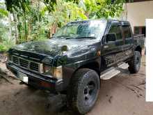 Nissan D21 1988 SUV