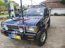 Nissan D21 1988 Motorbike