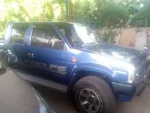 Nissan D20 1984 Crew Cab