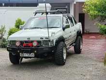 Nissan D21 1992 SUV