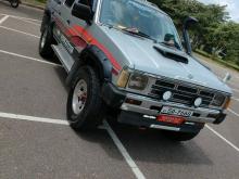 Nissan D21 4x4 1988 Pickup