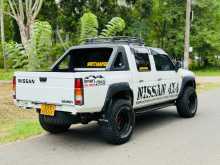 https://riyasewana.com/uploads/nissan-d21-cab-1994-419165912103.jpg