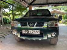 Nissan D22 2012 SUV