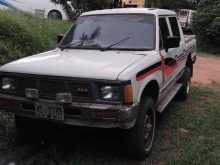 Nissan Double Cab 1987 Pickup