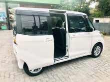 https://riyasewana.com/uploads/nissan-dayz-roox-3124117493.jpg