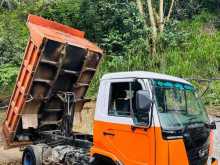 https://riyasewana.com/uploads/nissan-diesel-ud-3010405922982.jpg