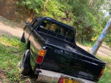 Nissan Double Cab 1984 Pickup