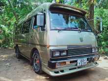 Nissan Vrg 1985 Van