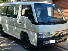 Nissan Caravan Long 1988 Van