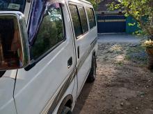 Nissan E25 2004 Van