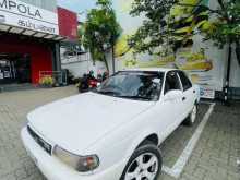 Nissan FB13 Doctor Sunny 1993 Car