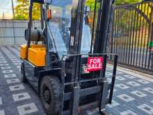 Nissan Forklift 1998 Heavy-Duty