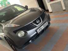 Nissan Juke 2012 SUV