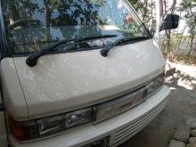Nissan Largo 1990 Van
