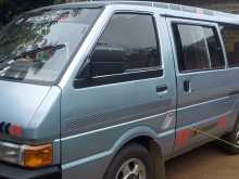 Nissan Largo 1992 Van