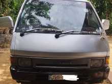 Nissan Largo 1995 Van