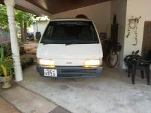 Nissan Largo 1992 Van
