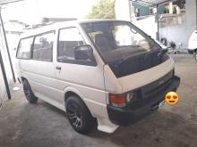 Nissan Largo 1992 Van